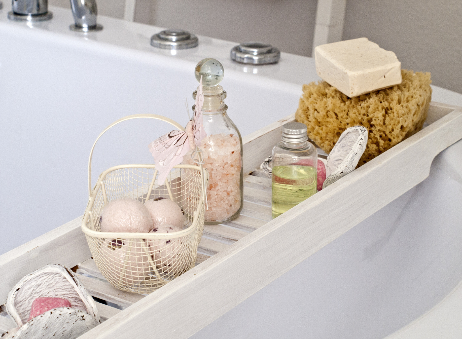 Experience the ultimate in relaxation and skin pampering, and master the secrets of top natural health care